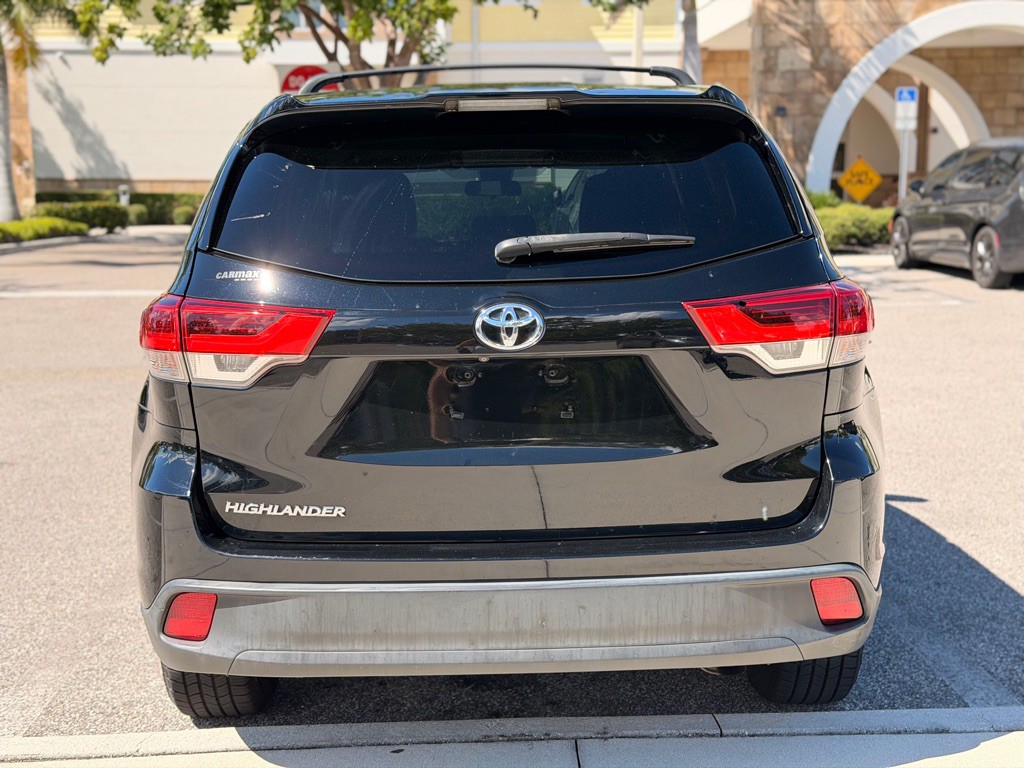 2017 Toyota Highlander Image 5