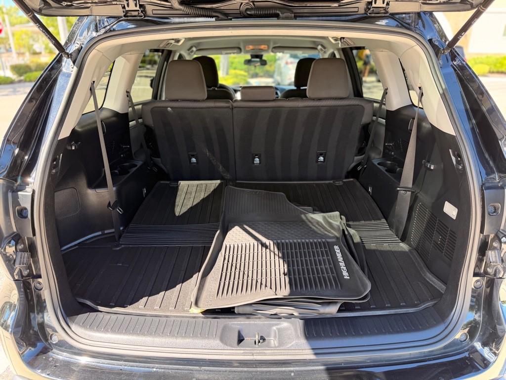 2017 Toyota Highlander Image 8