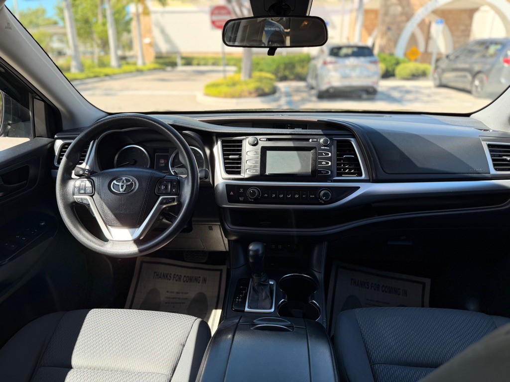 2017 Toyota Highlander Image 10
