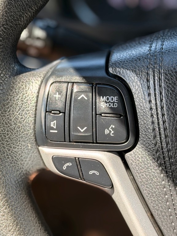 2017 Toyota Highlander Image 15