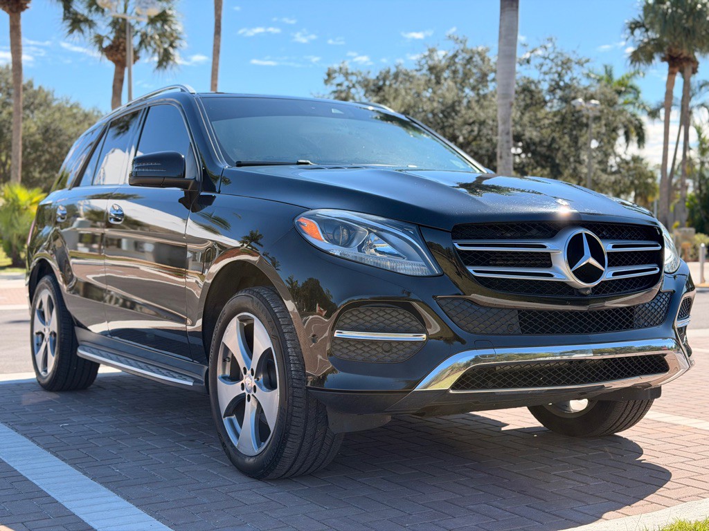 2016 Mercedes-Benz GLE-Class Image 2