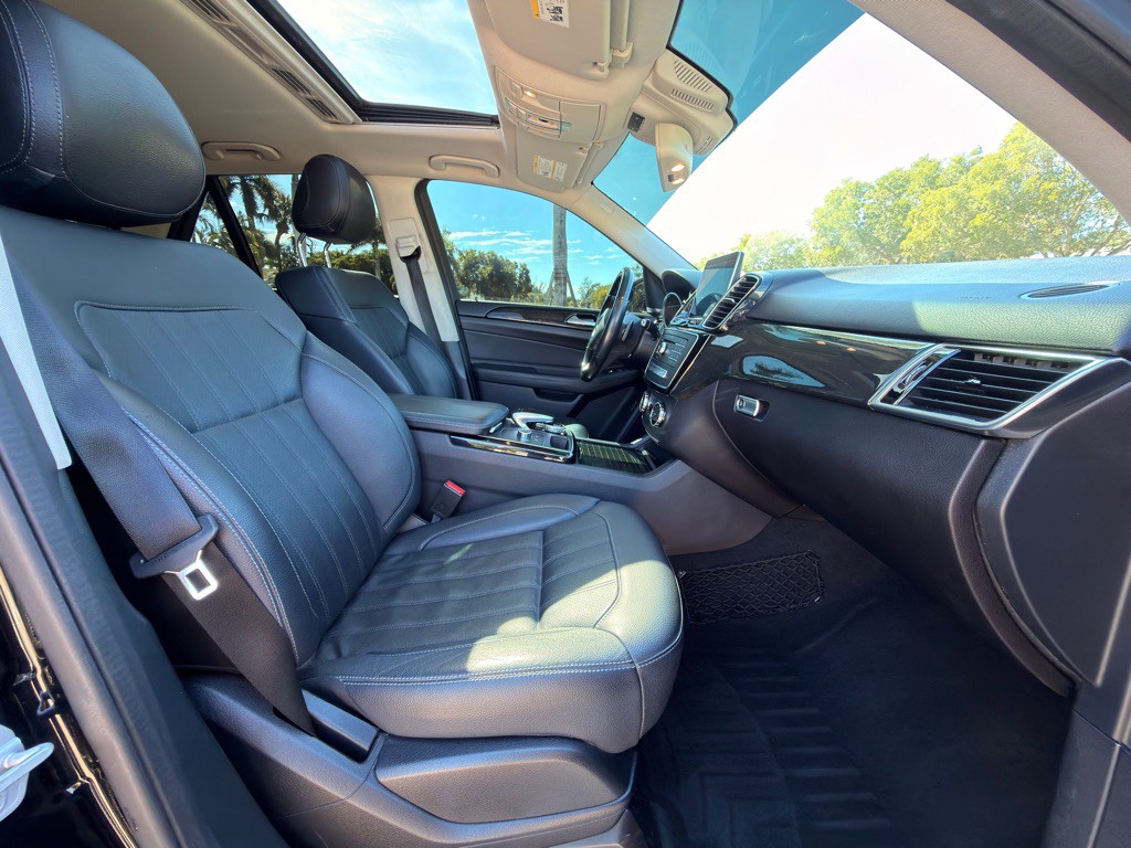 2016 Mercedes-Benz GLE-Class Image 12