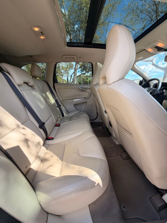 2014 Volvo XC60 Image 8