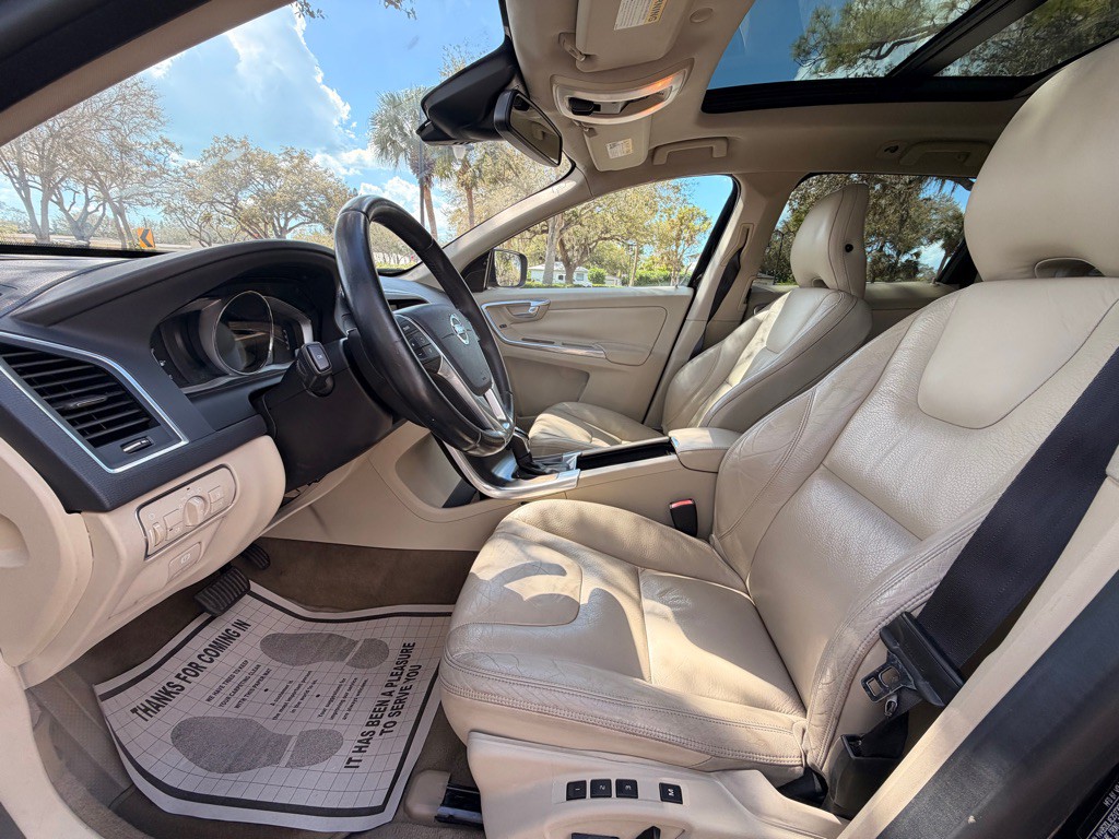 2014 Volvo XC60 Image 11