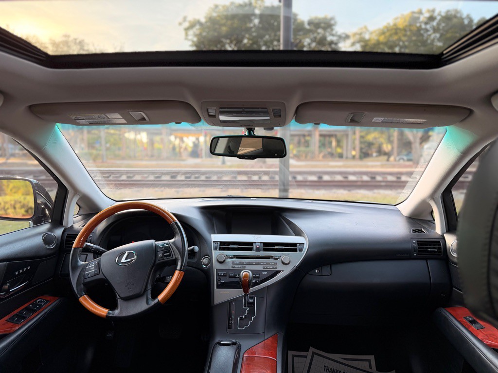 2010 Lexus RX Image 9