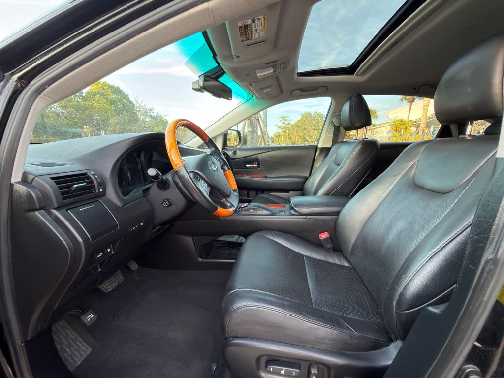 2010 Lexus RX Image 12
