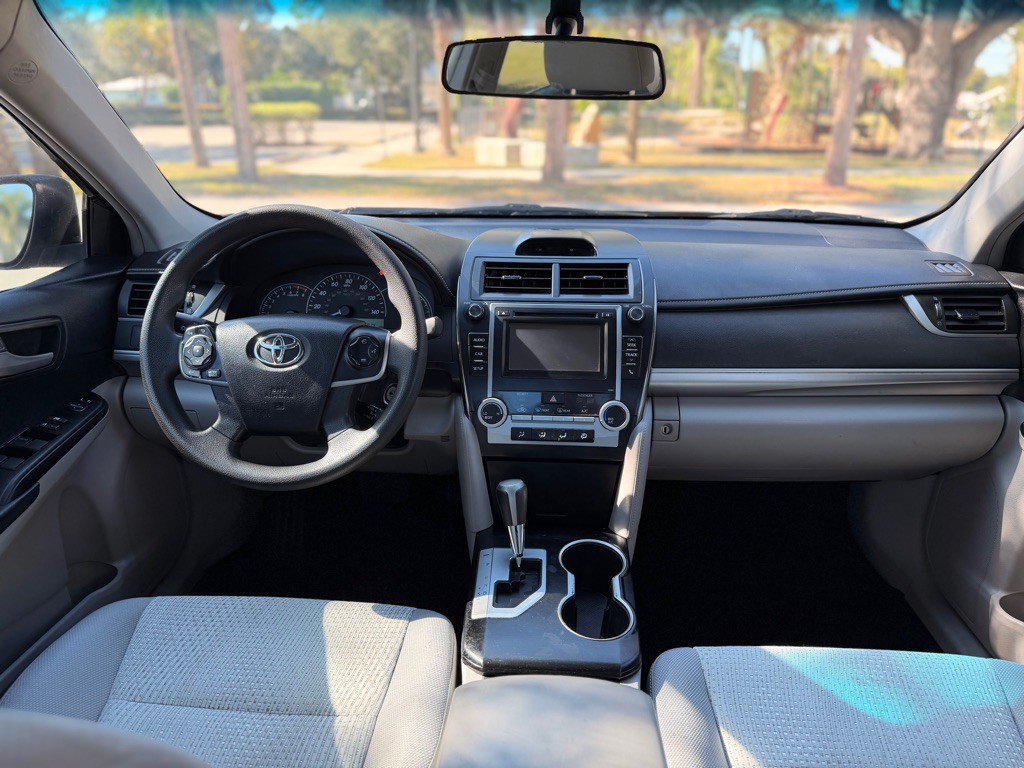 2014 Toyota Camry Image 8