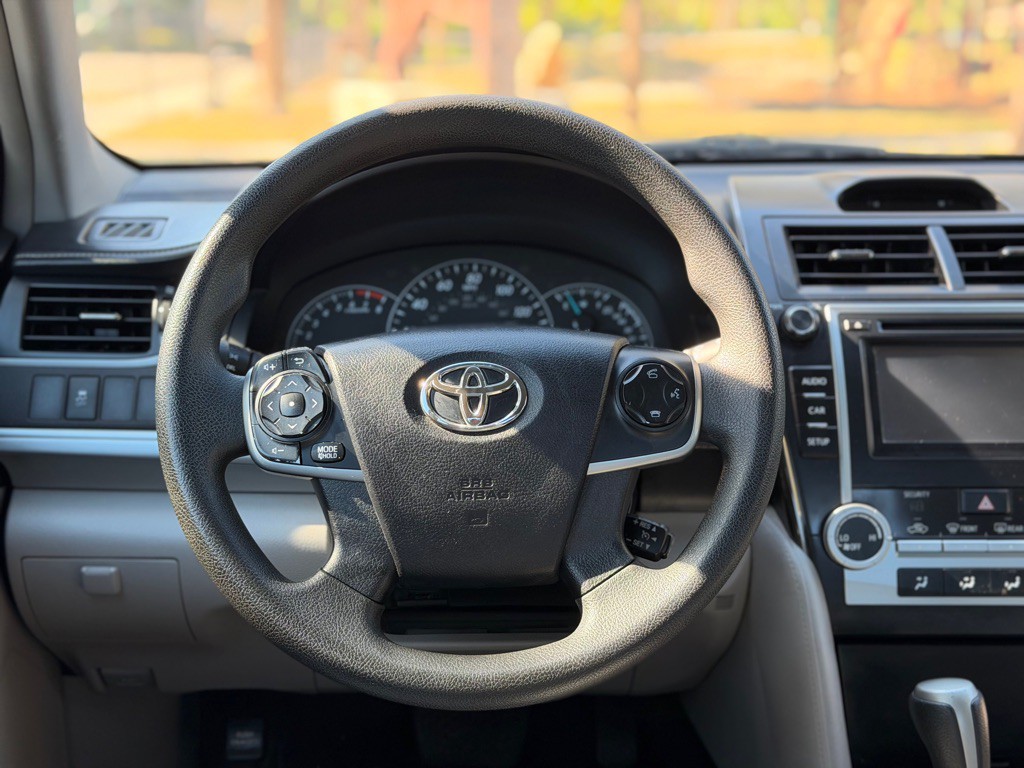 2014 Toyota Camry Image 9