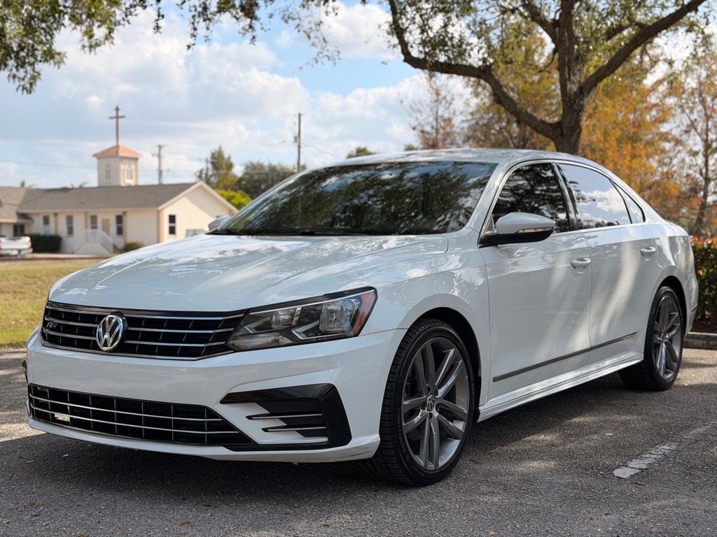 2016 Volkswagen Passat Image 2