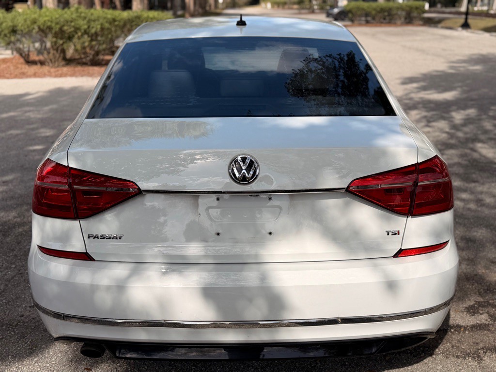 2016 Volkswagen Passat Image 5