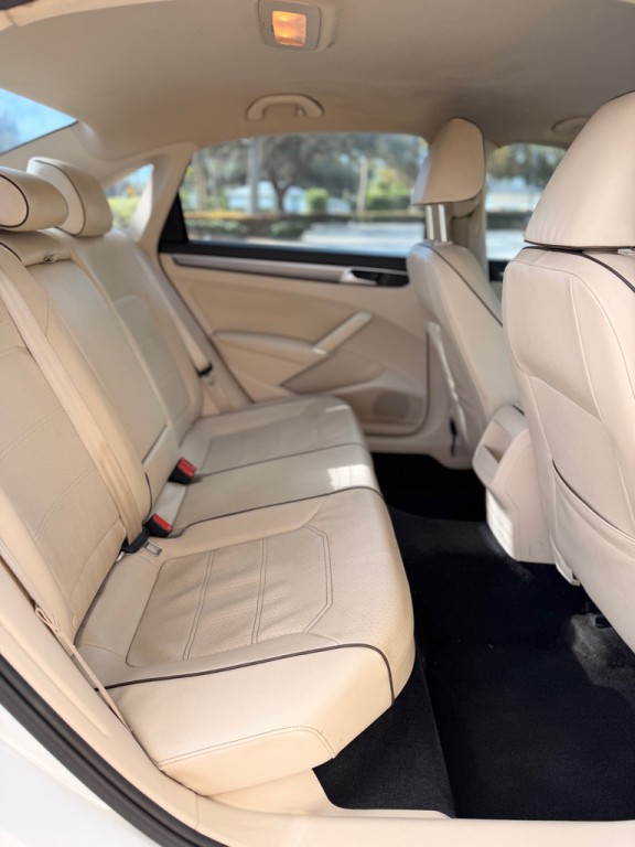 2016 Volkswagen Passat Image 7