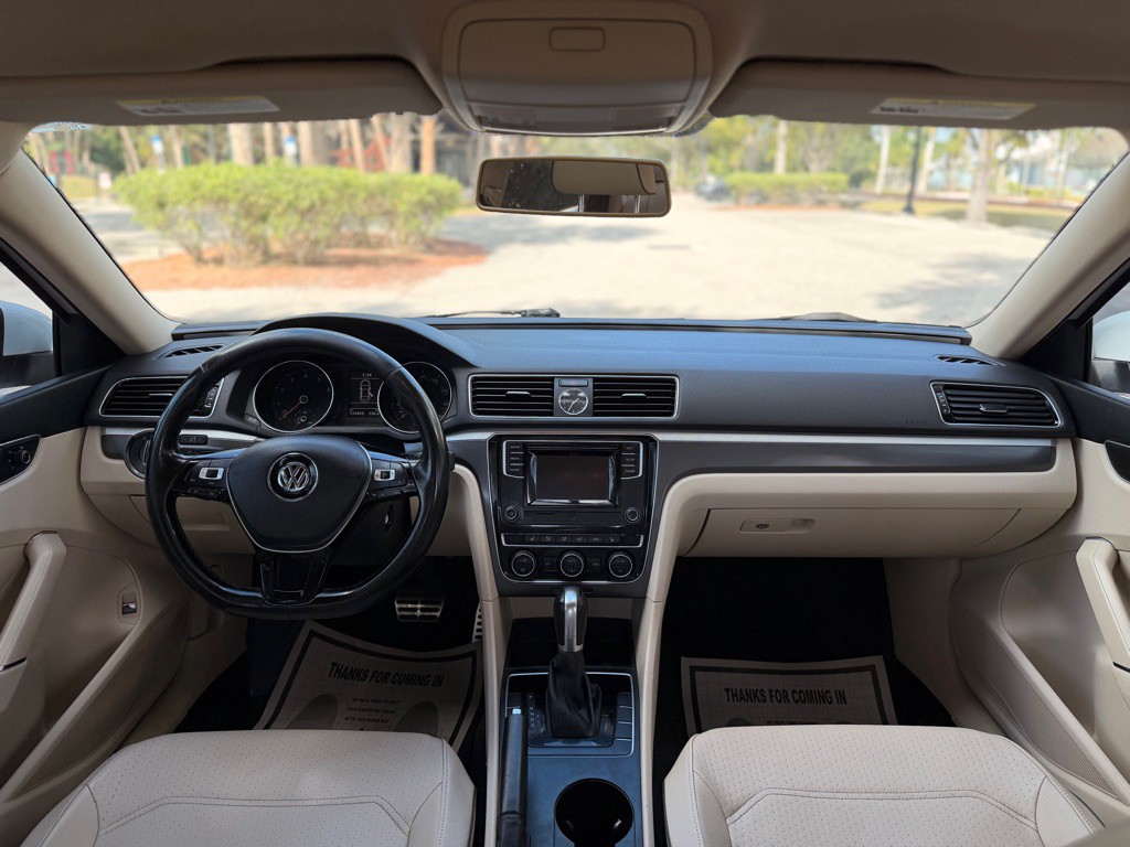 2016 Volkswagen Passat Image 13
