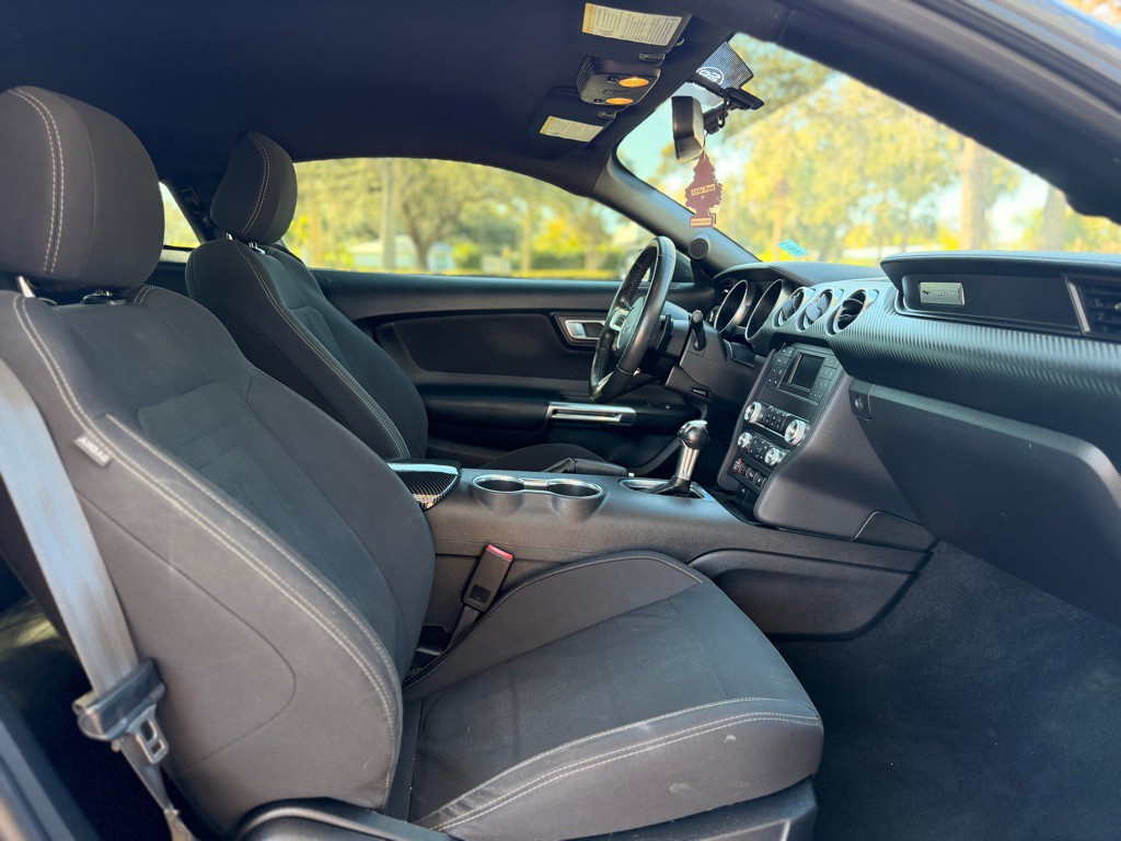 2019 Ford Mustang Image 7