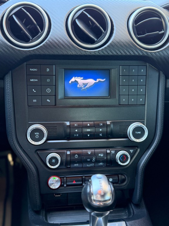 2019 Ford Mustang Image 27