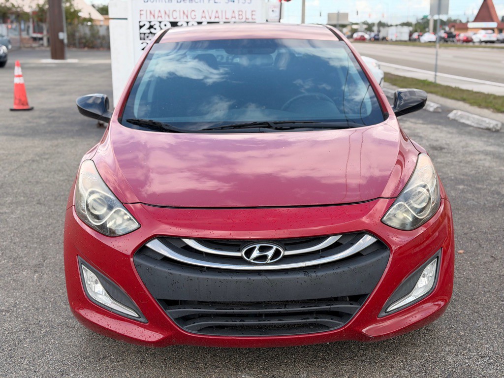 2013 Hyundai Elantra Image 1