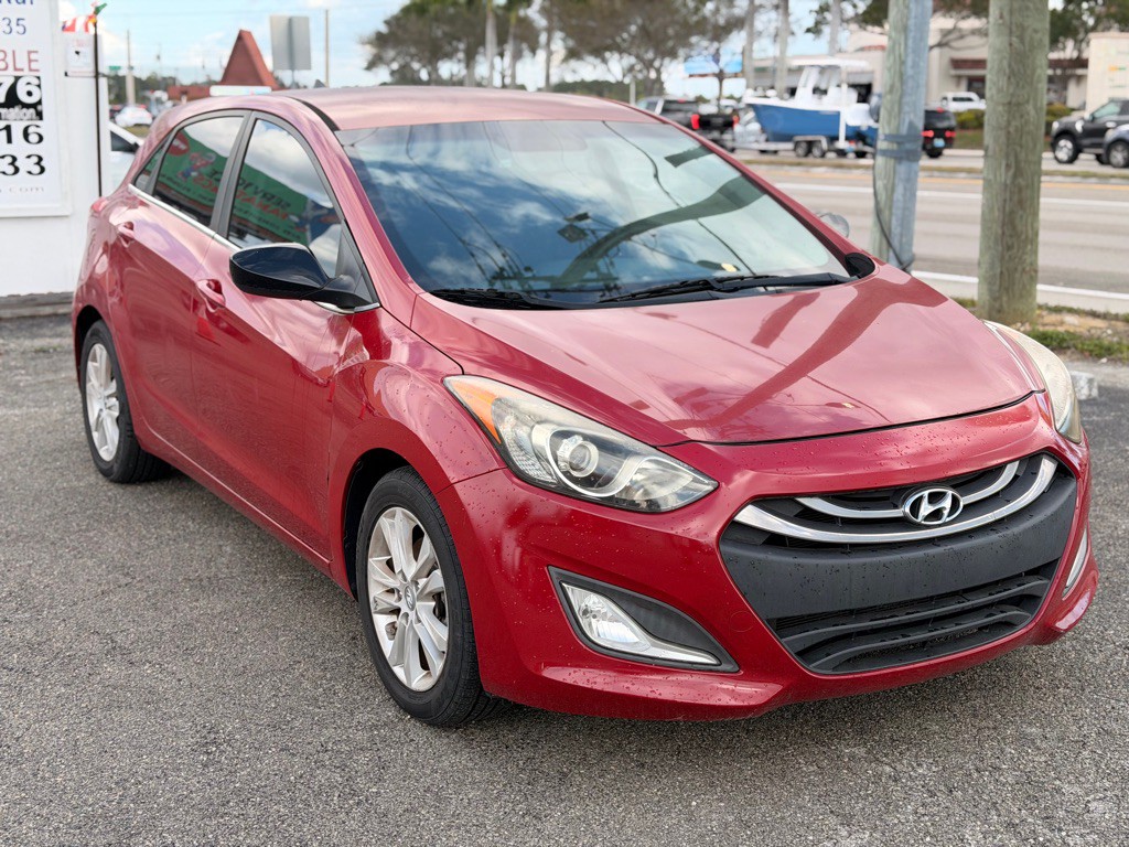 2013 Hyundai Elantra Image 2