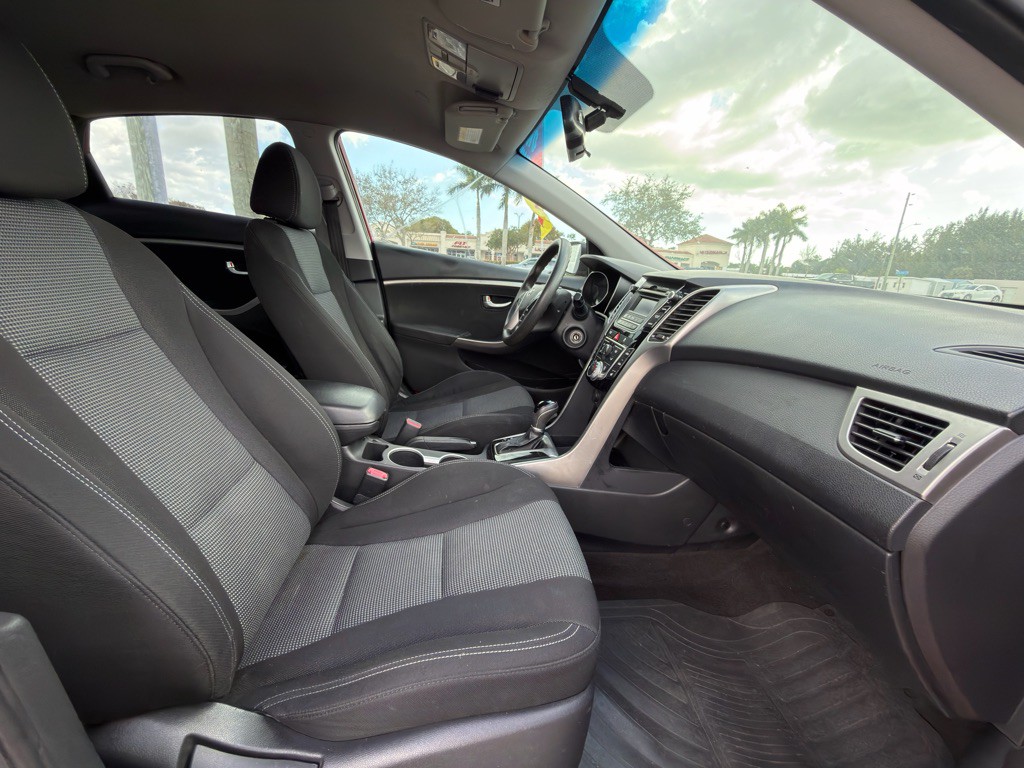 2013 Hyundai Elantra Image 7