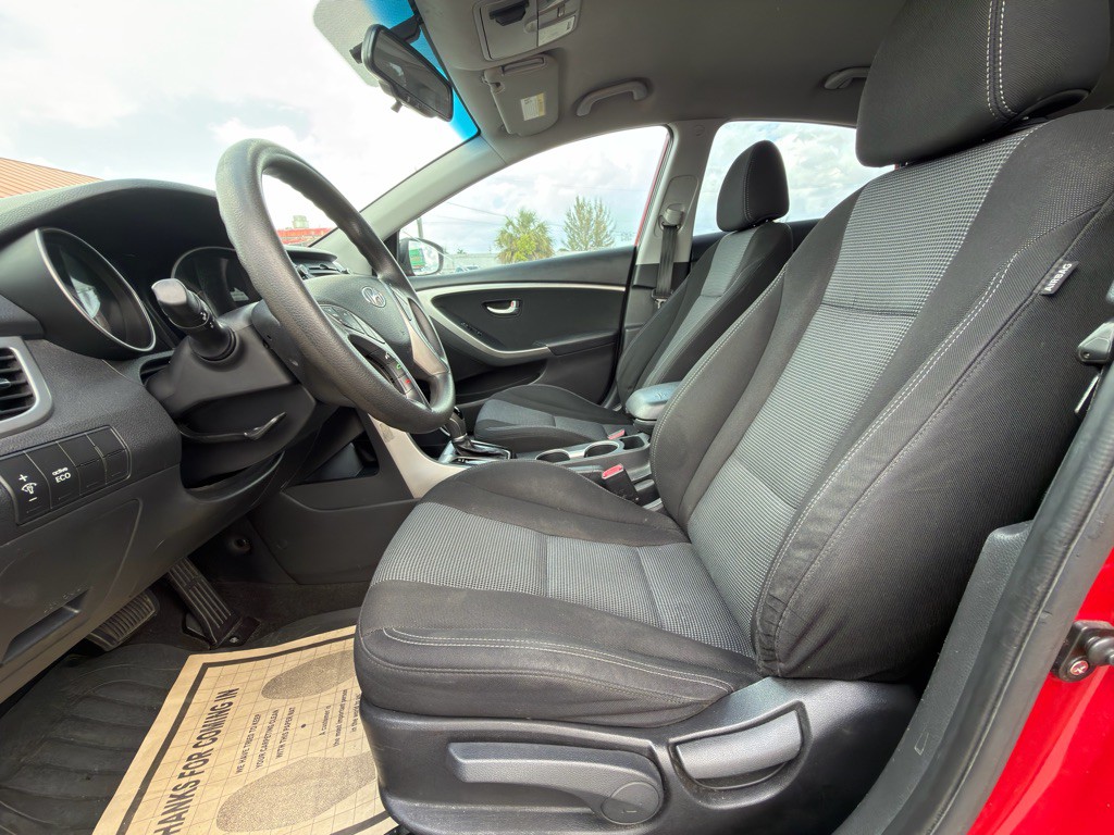 2013 Hyundai Elantra Image 8