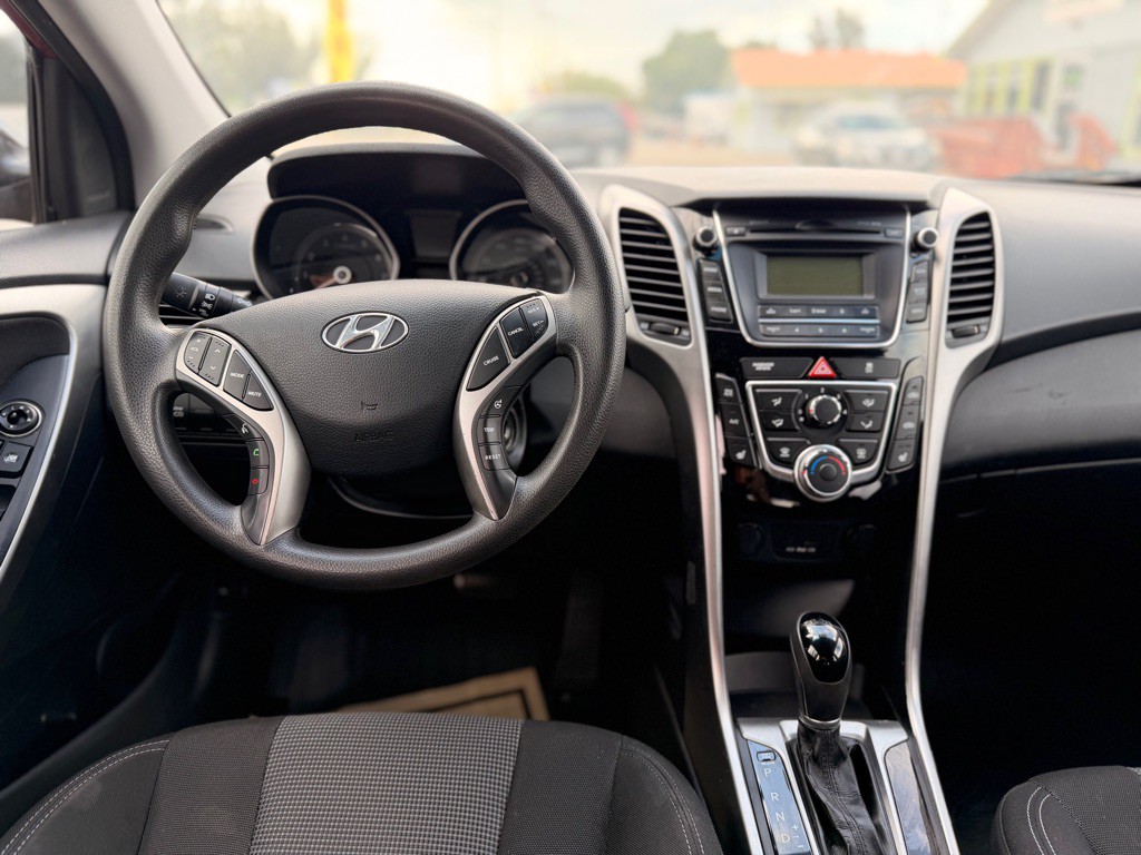 2013 Hyundai Elantra Image 10