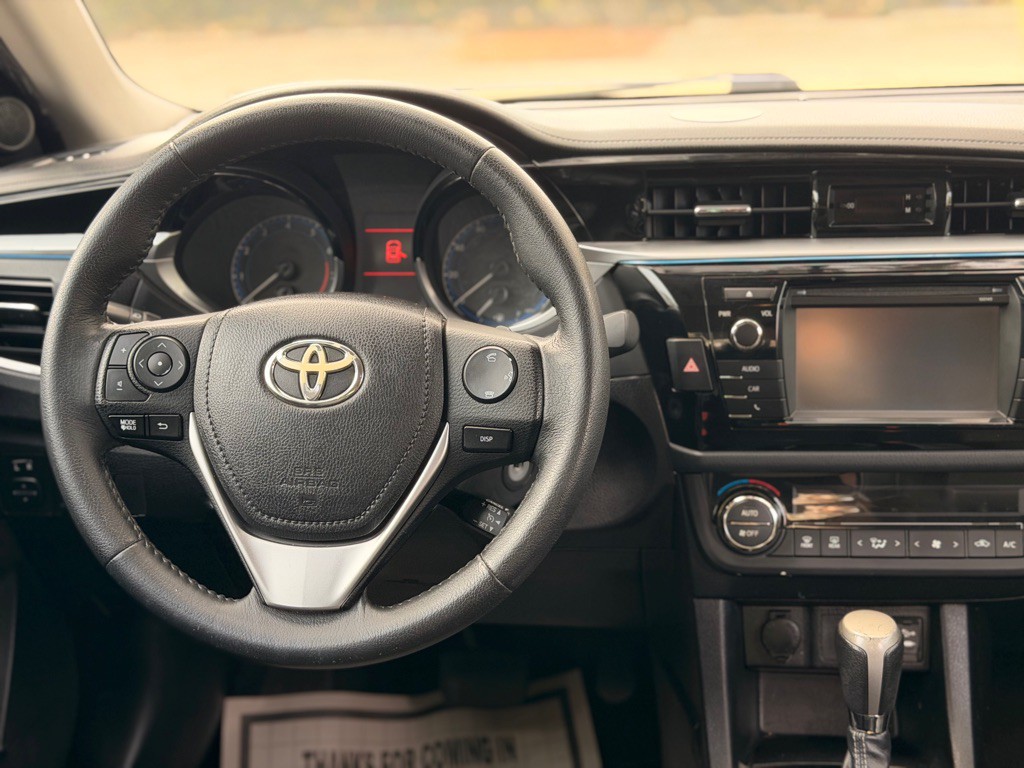 2015 Toyota Corolla Image 9