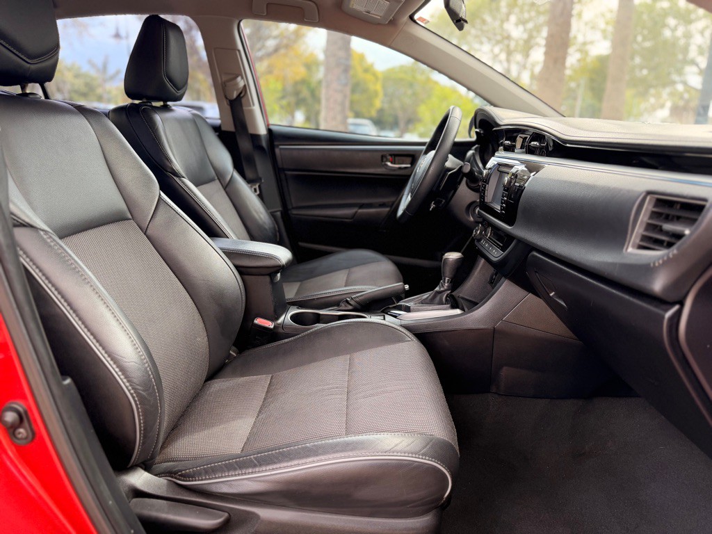 2015 Toyota Corolla Image 10