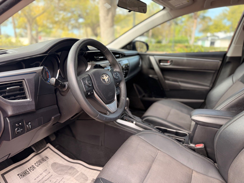 2015 Toyota Corolla Image 11