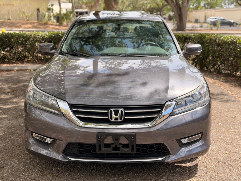 2015 Honda Accord Image 1