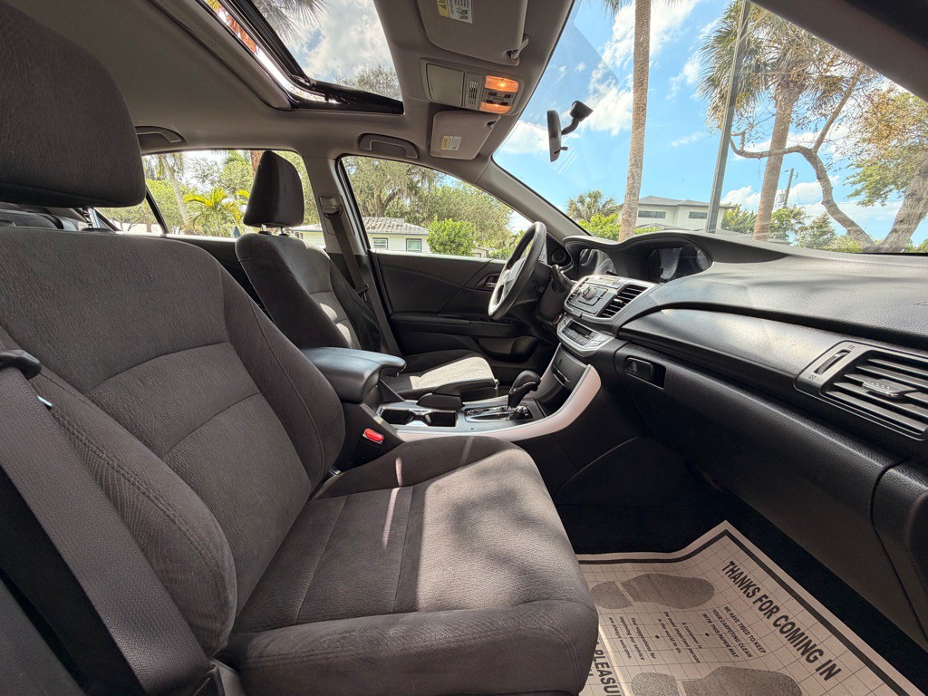 2015 Honda Accord Image 12