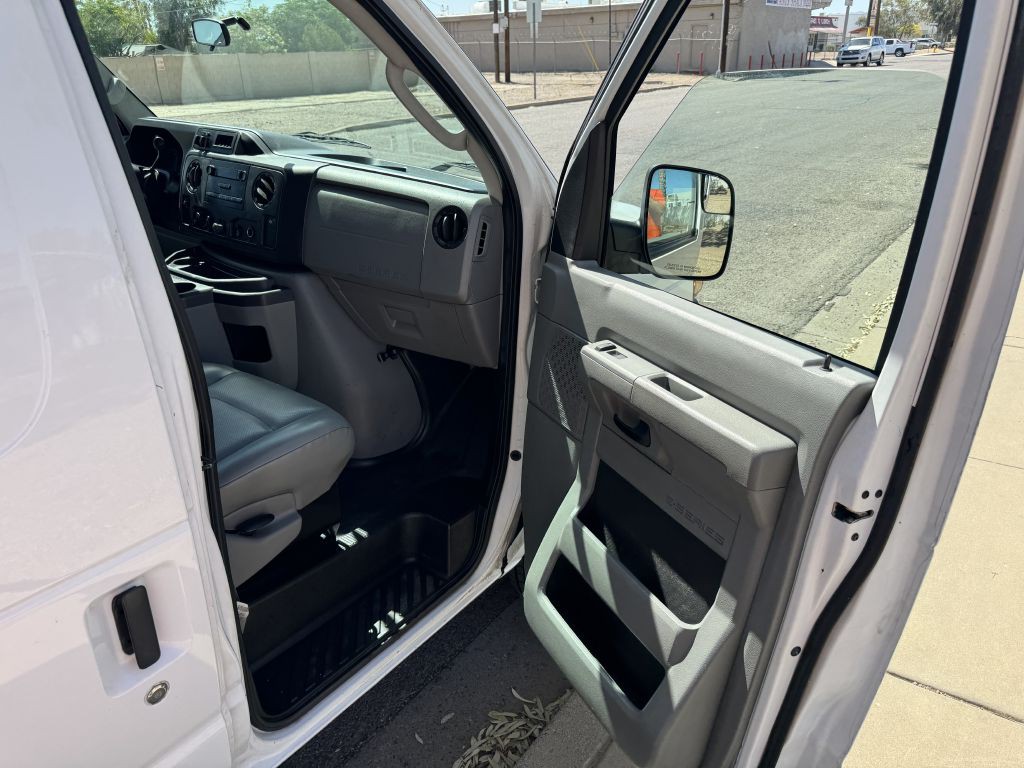 2012 Ford Econoline Image 11