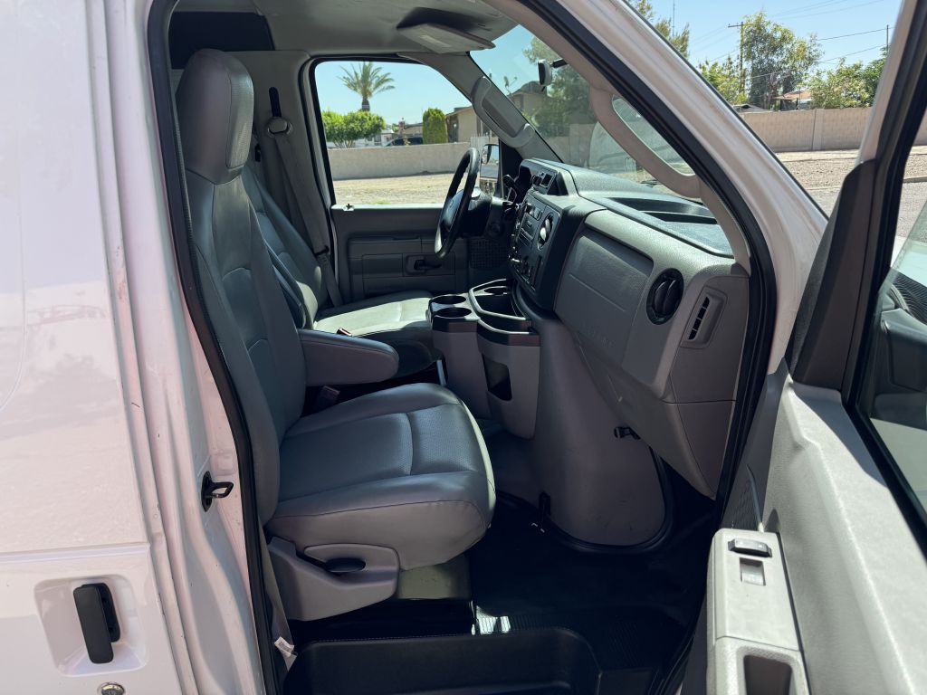 2012 Ford Econoline Image 12
