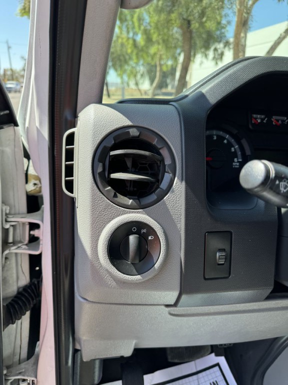 2012 Ford Econoline Image 14