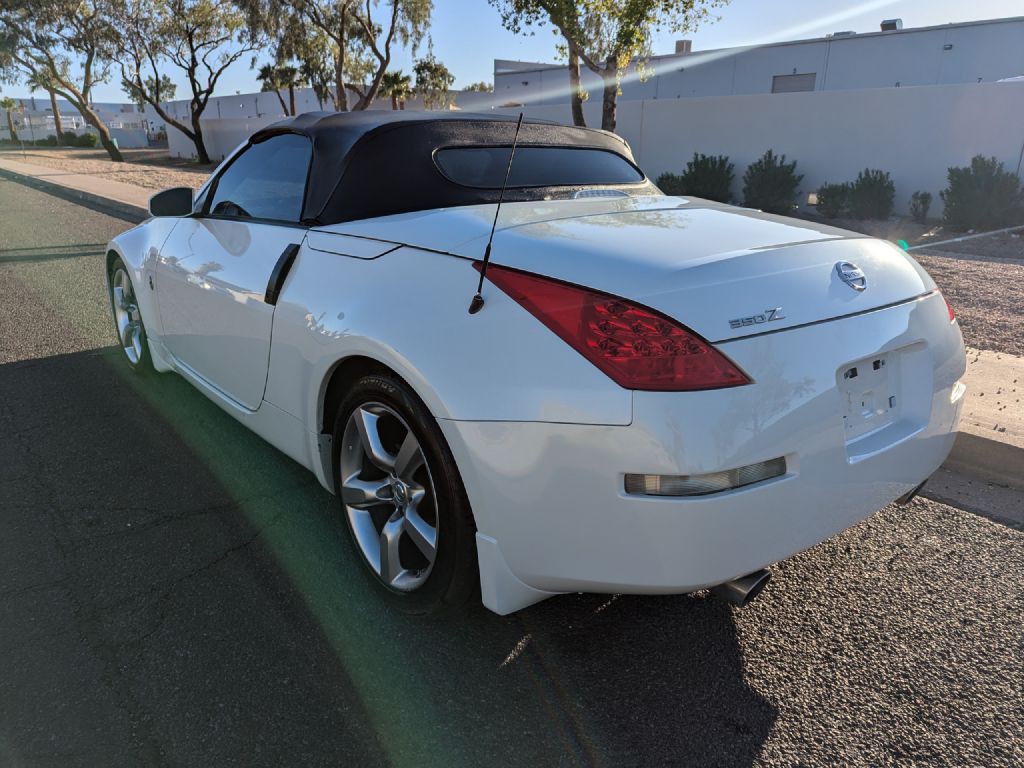 2008 Nissan 350Z Image 4