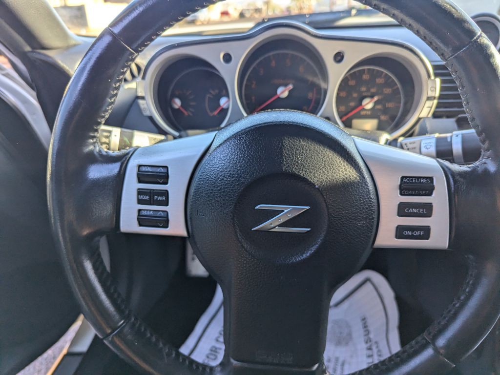 2008 Nissan 350Z Image 17