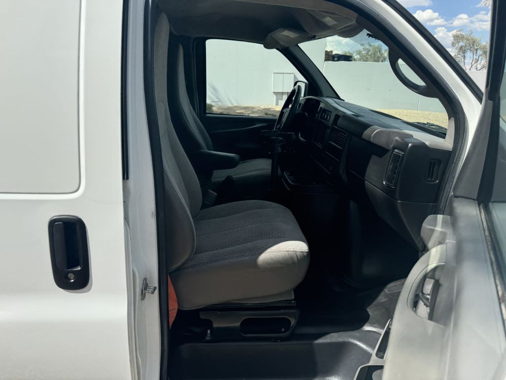 2012 GMC Savana Image 12