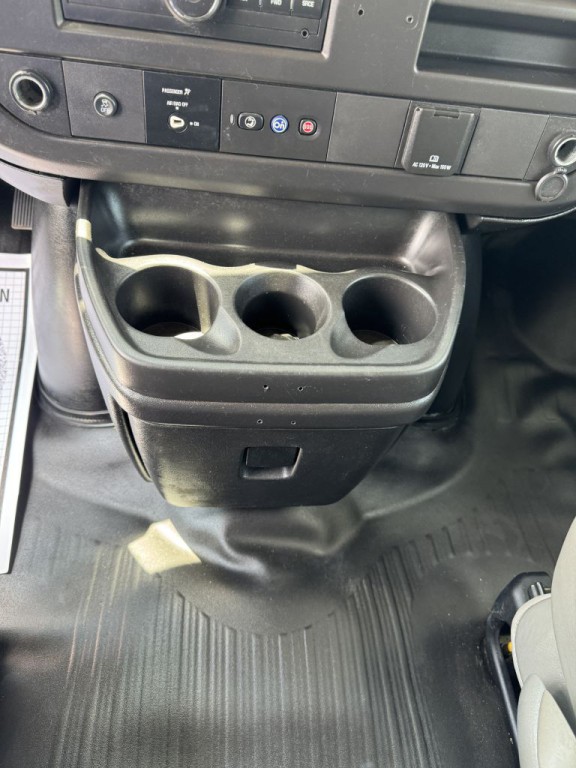 2020 Chevrolet Express Image 18