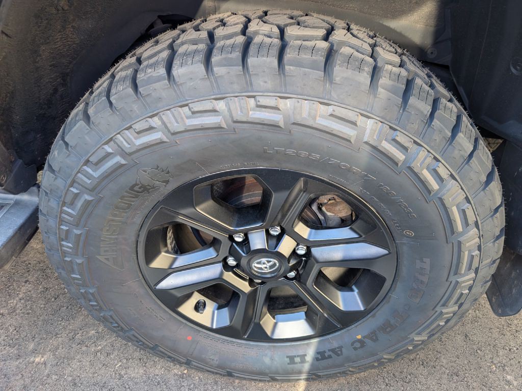 2014 Toyota 4Runner Image 32