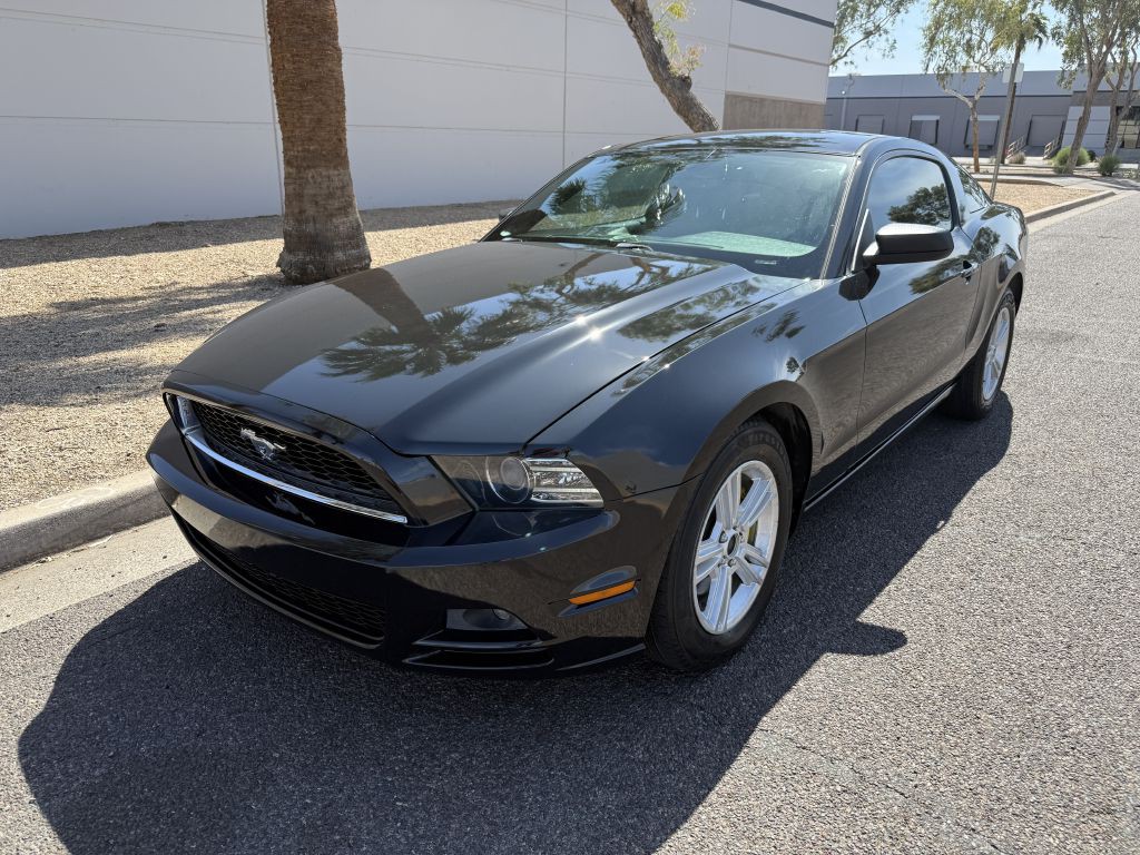 2013 Ford Mustang Image 1
