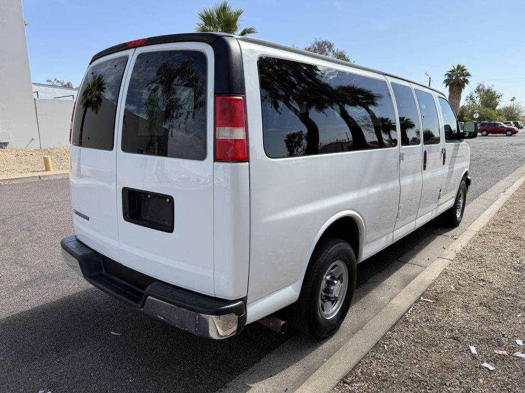 2017 Chevrolet Express Image 5