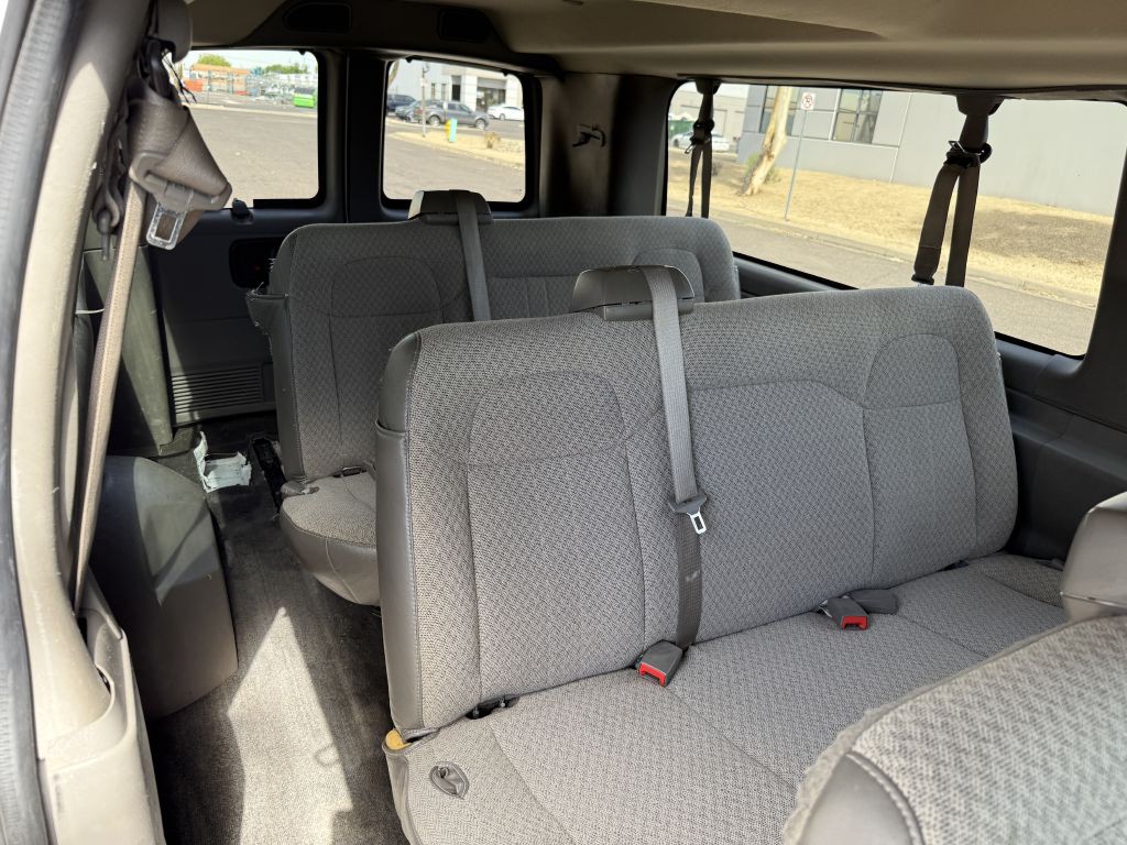 2017 Chevrolet Express Image 10
