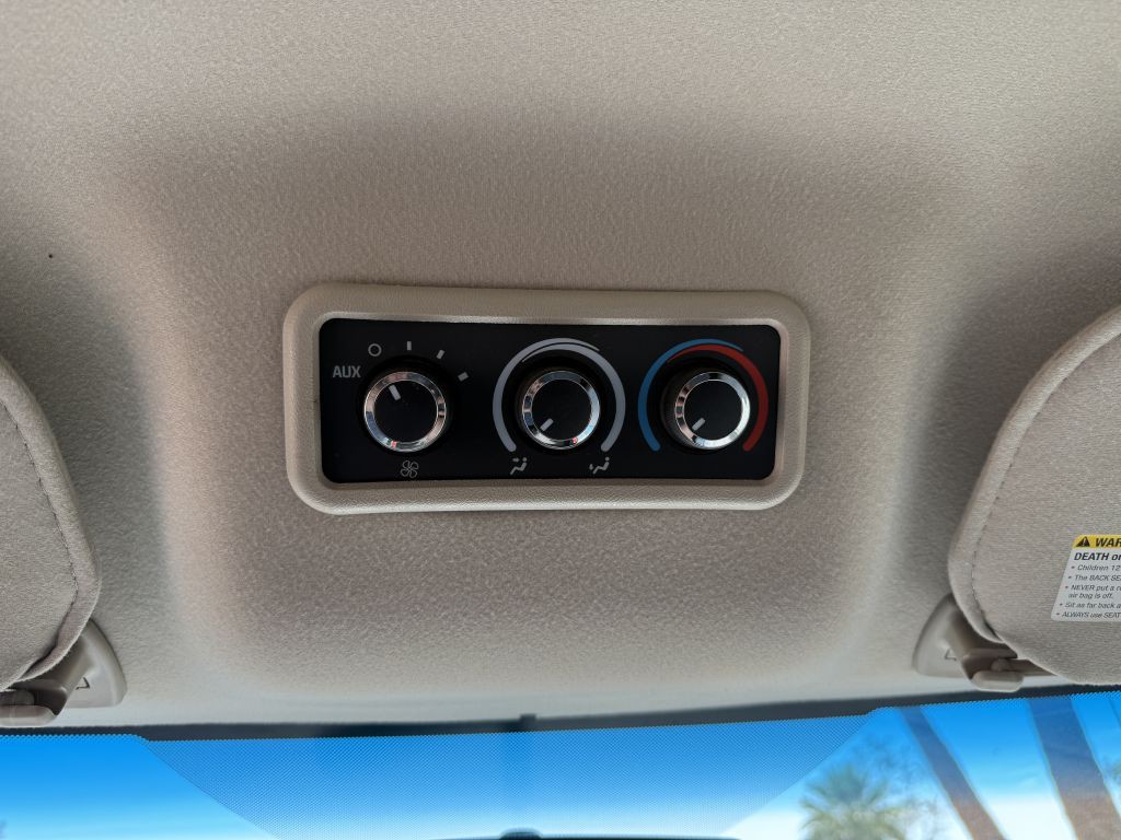 2017 Chevrolet Express Image 19