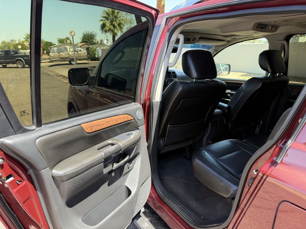 2011 Nissan Armada Image 9