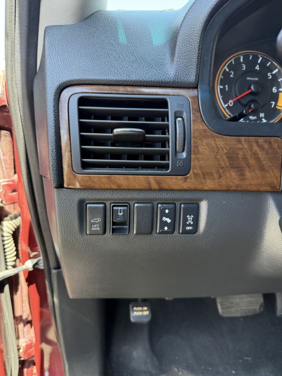2011 Nissan Armada Image 21