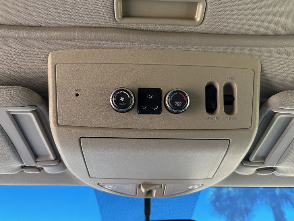 2011 Nissan Armada Image 24
