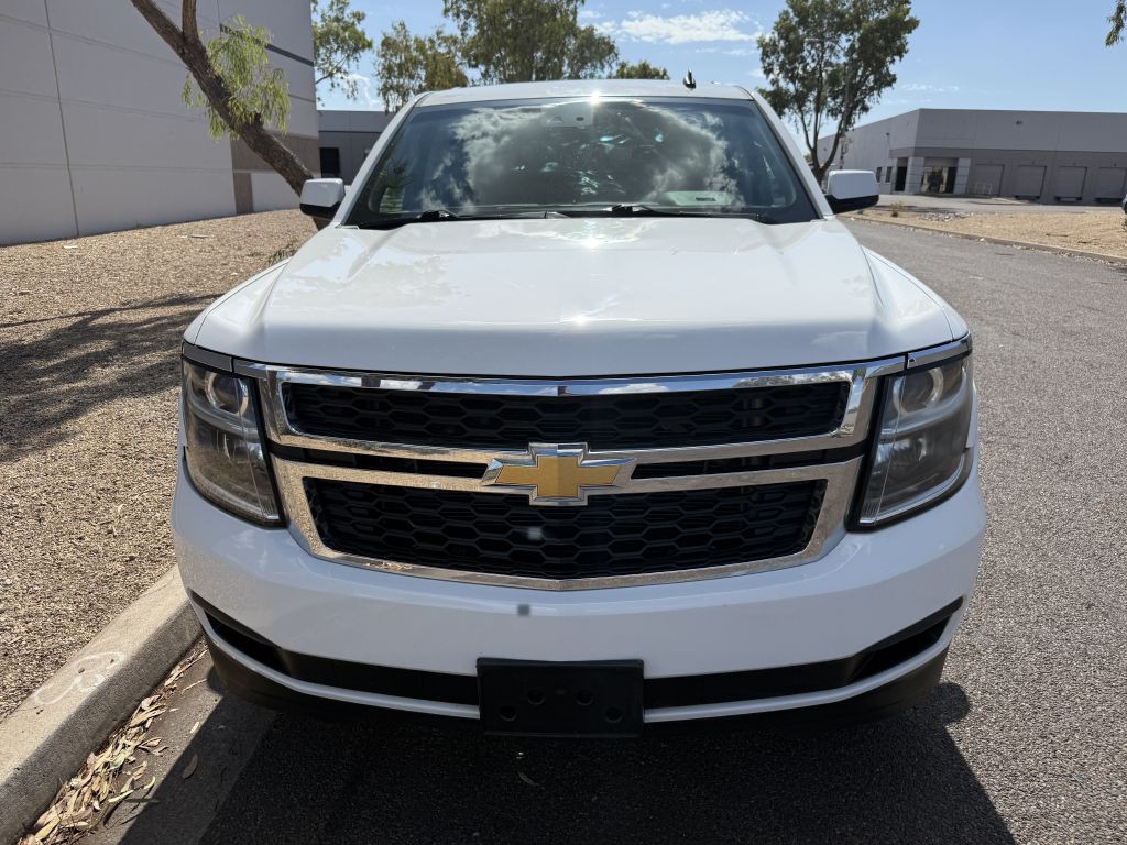 2015 Chevrolet Suburban Image 2