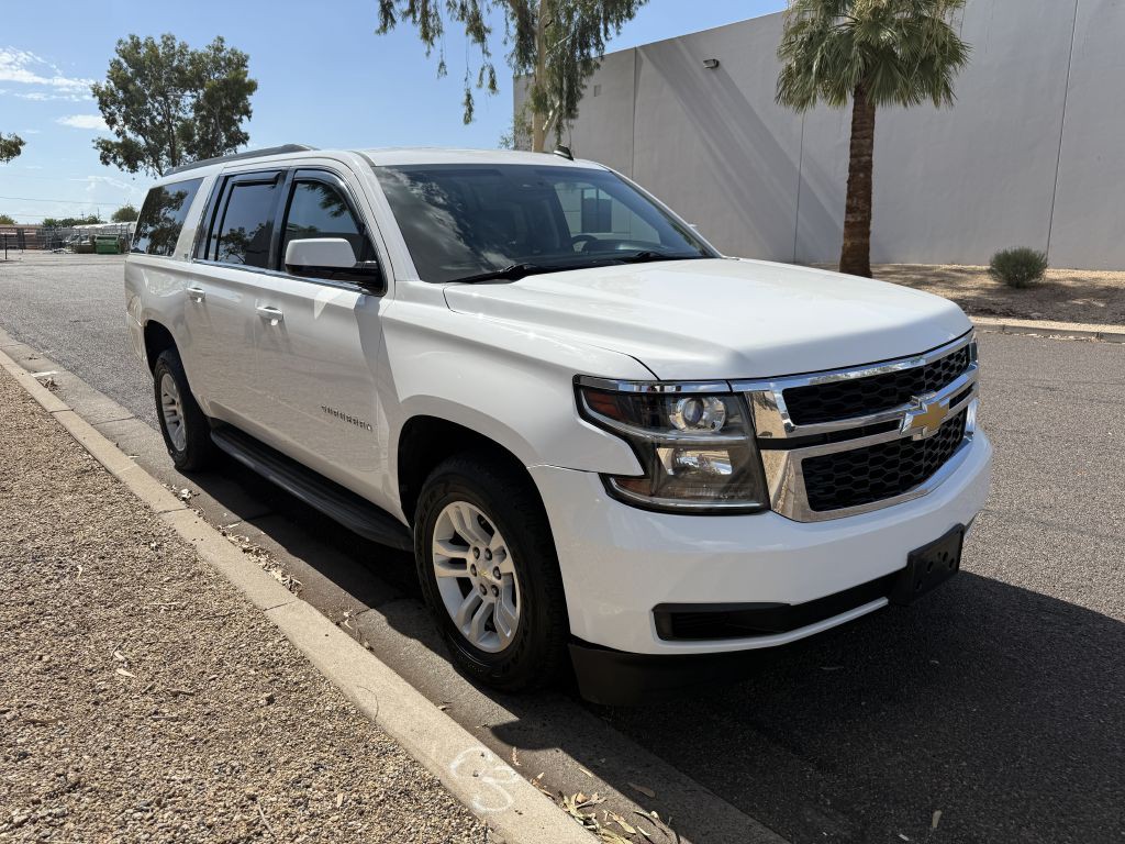 2015 Chevrolet Suburban Image 3