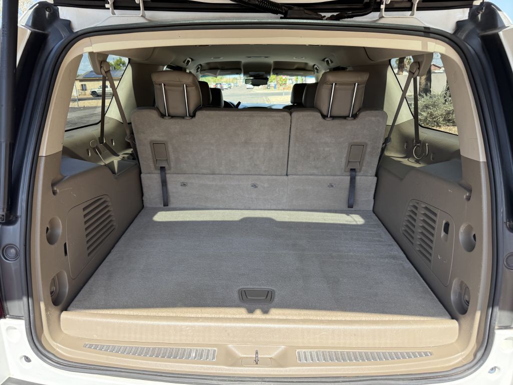 2015 Chevrolet Suburban Image 12