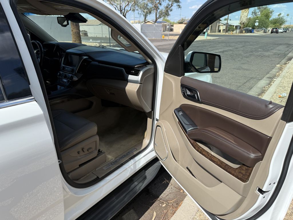 2015 Chevrolet Suburban Image 16