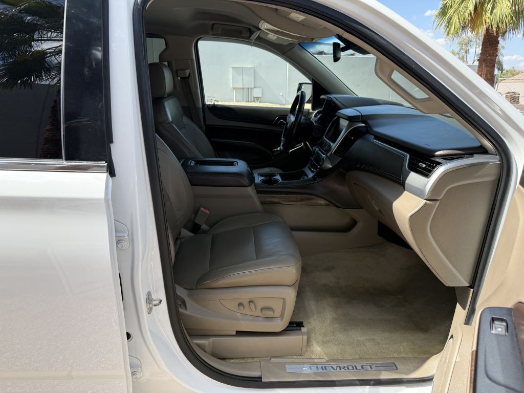 2015 Chevrolet Suburban Image 17