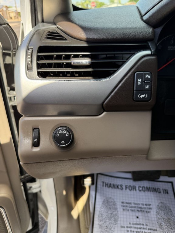 2015 Chevrolet Suburban Image 21