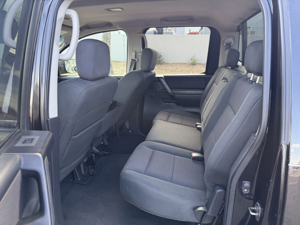 2009 Nissan Titan Image 10